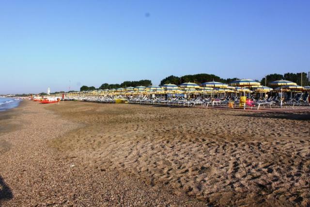 Hotel Ristorante Al Canto Delle Sirene Terracina Exterior photo